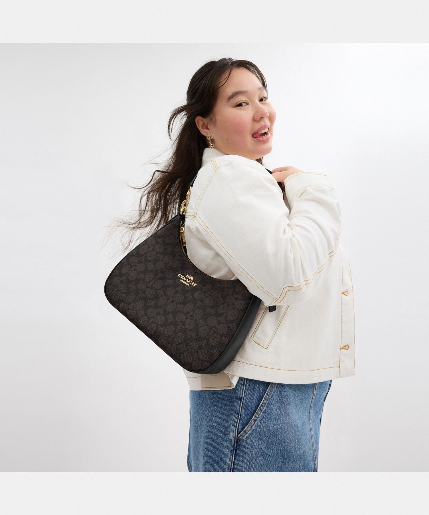 COACH OUTLET｜【公式】テリ ホーボー バッグ・シグネチャー