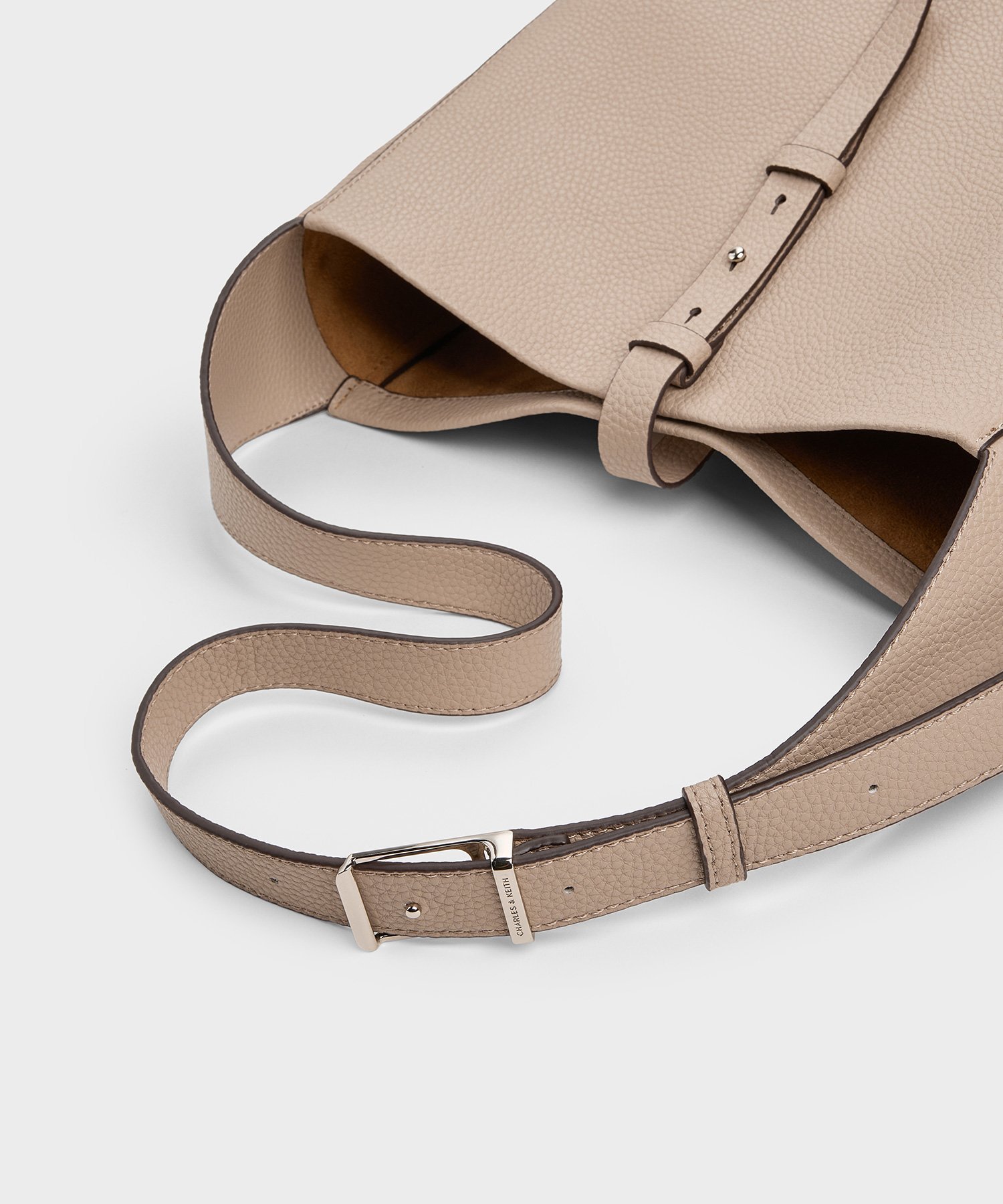 CHARLES & KEITH｜Beryl ベリル ベルトホーボーバッグ | Rakuten