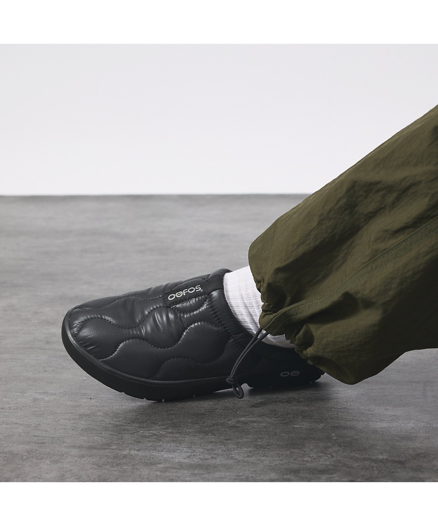 ABAHOUSE｜【OOFOS/ウーフォス】OOcOOzie Thermo Mule /サーモミュ