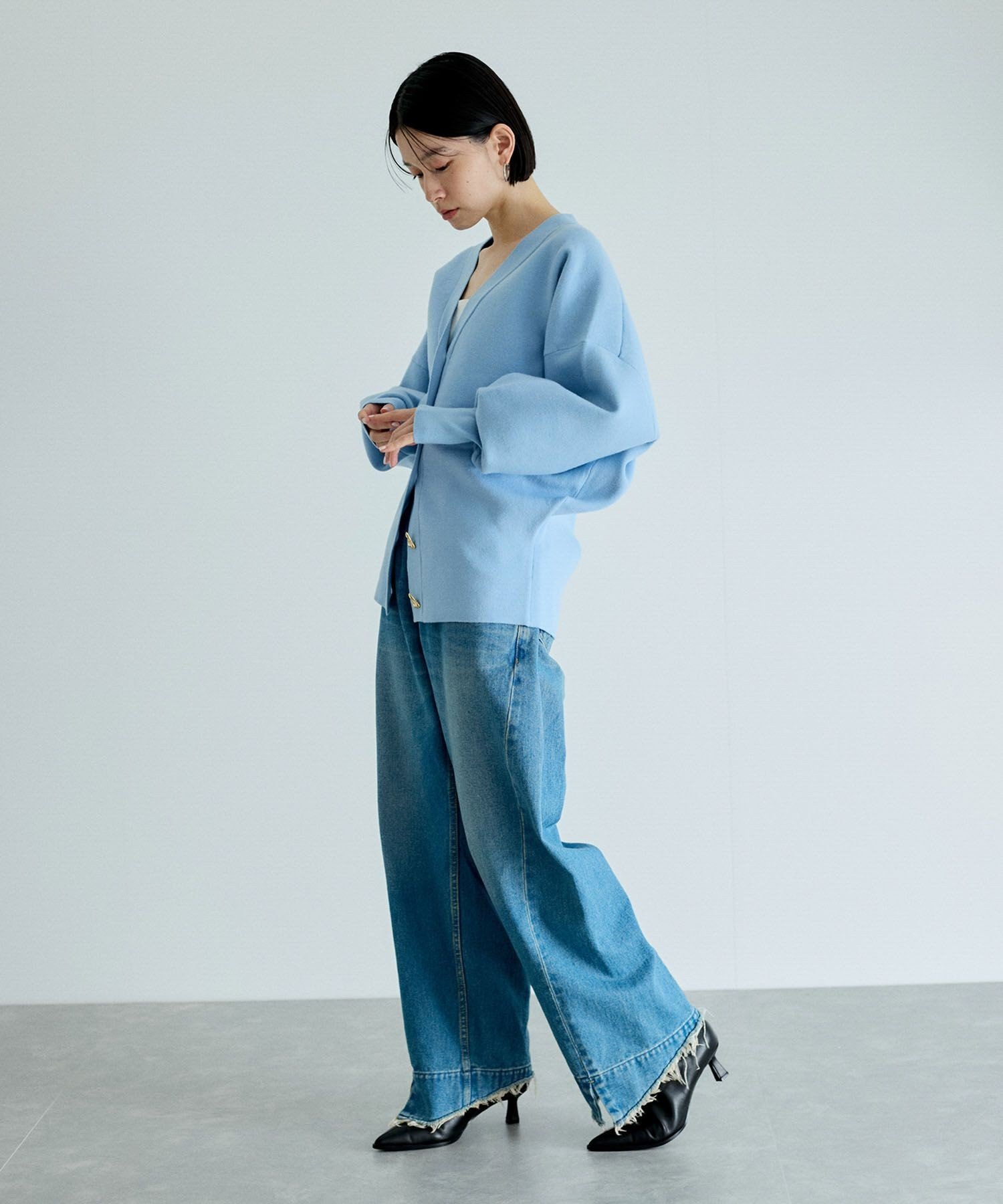 ADAM ET ROPE'｜トライアングルボタンミドルカーディガン | Rakuten