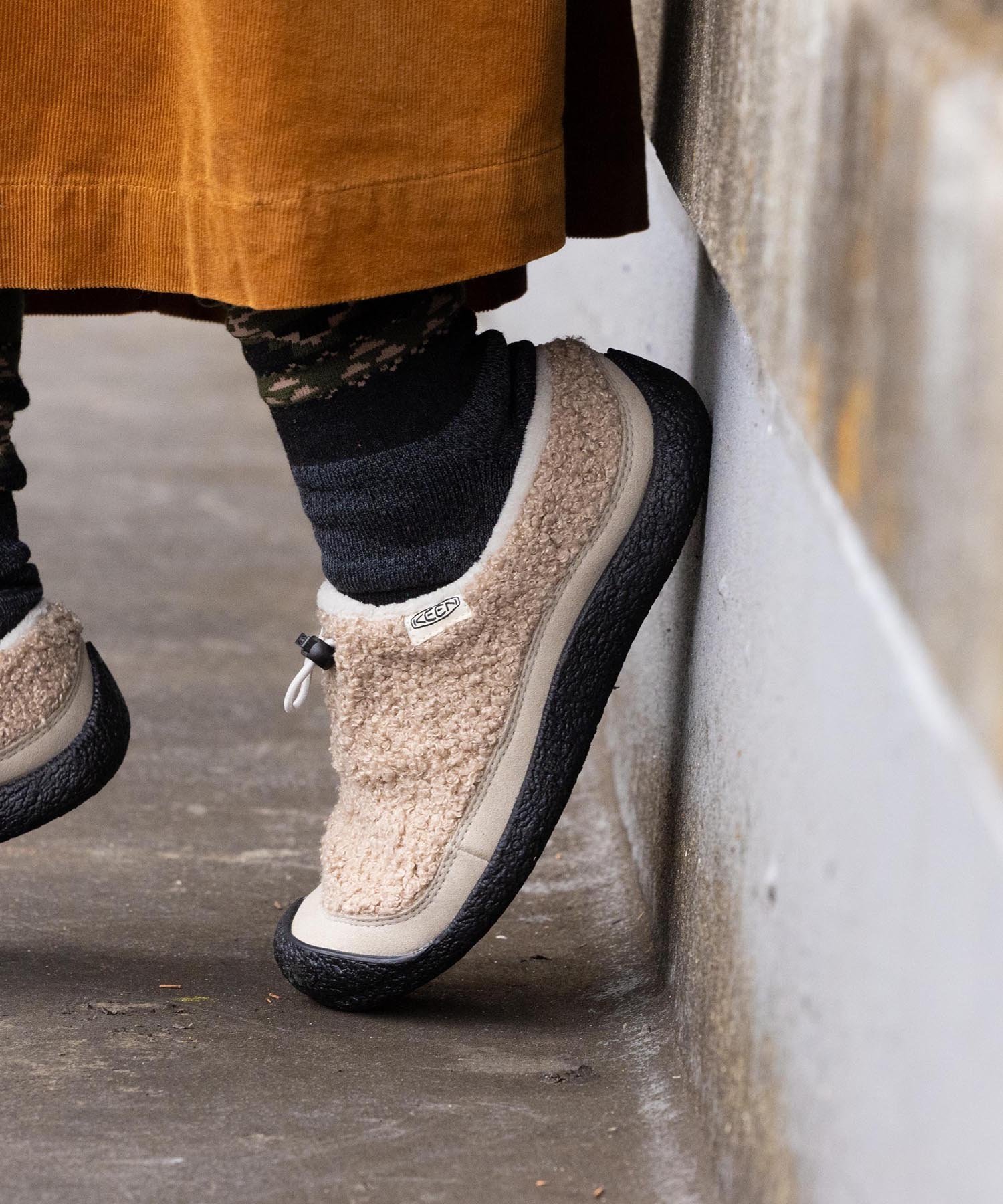 KEEN｜WOMEN HOWSER III SLIDE レディース ハウザー スリー スライド