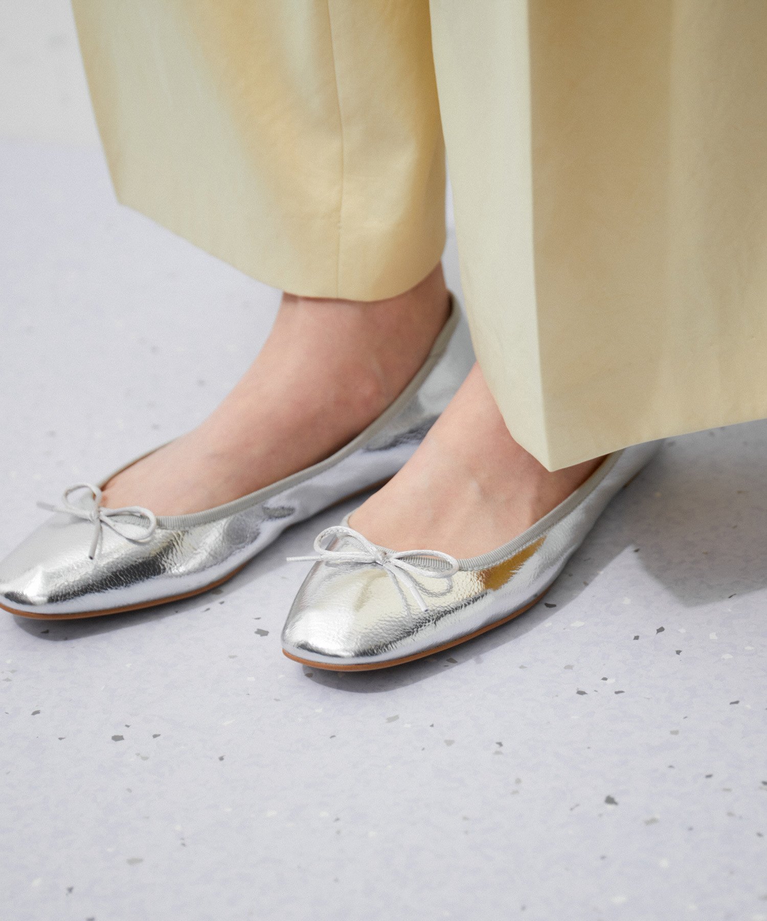 ADAM ET ROPE'｜【サステナブル】メタリックバレエ | Rakuten Fashion