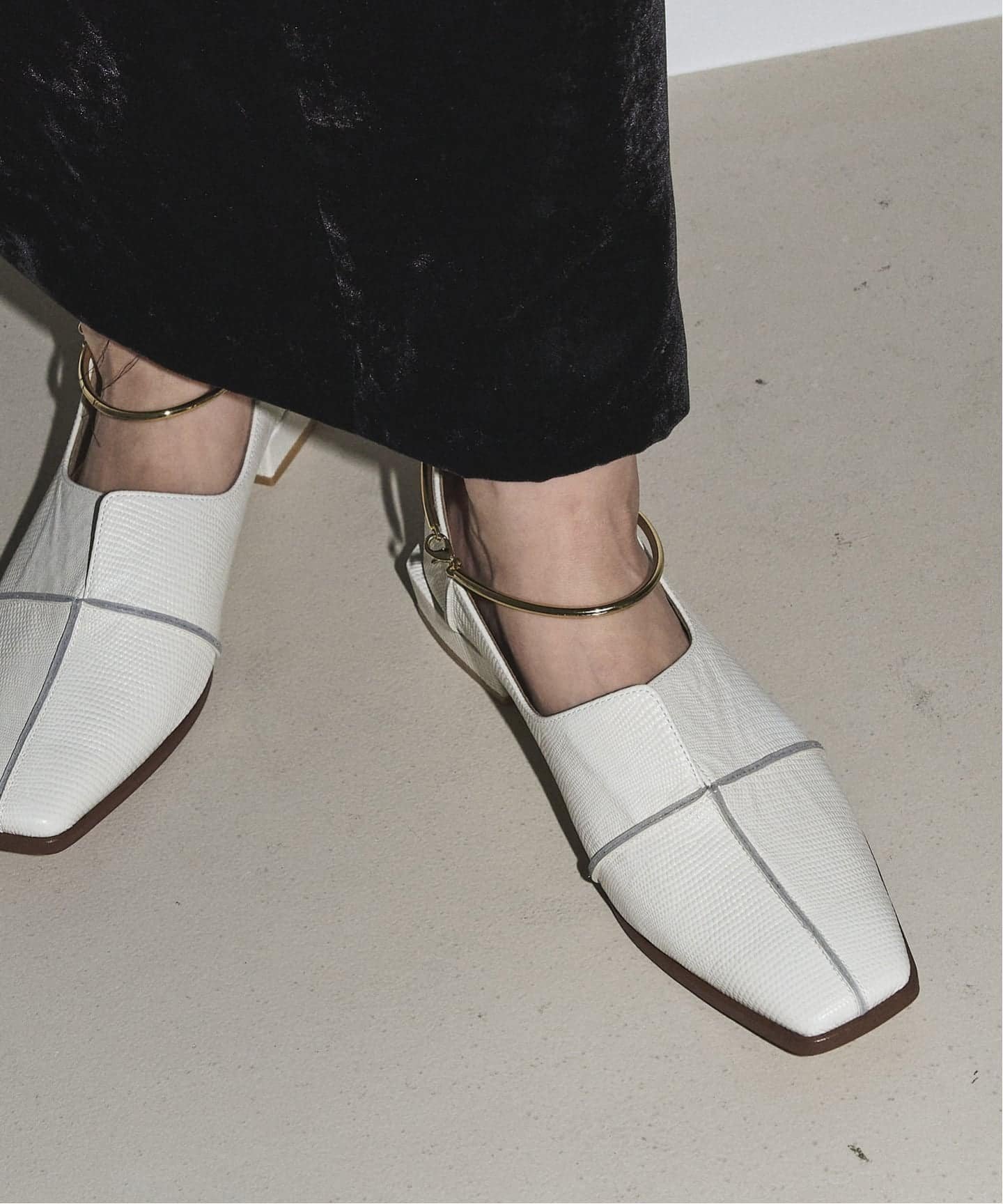 LE TALON｜《追加》GRISEレザースクエアクロスシームアンクルフラット