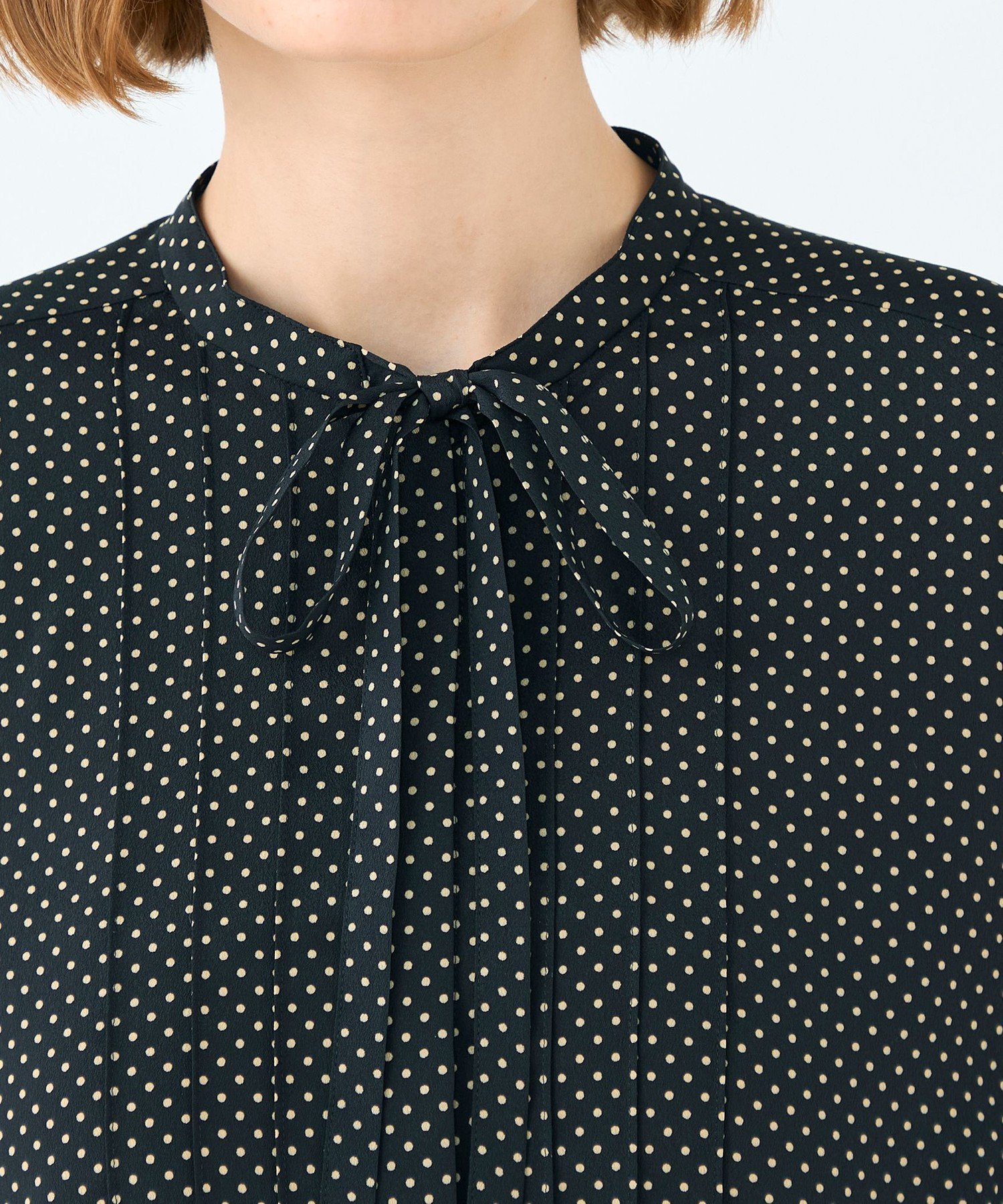 TOMORROWLAND｜ミニドットプリント スリムボウタイブラウス | Rakuten