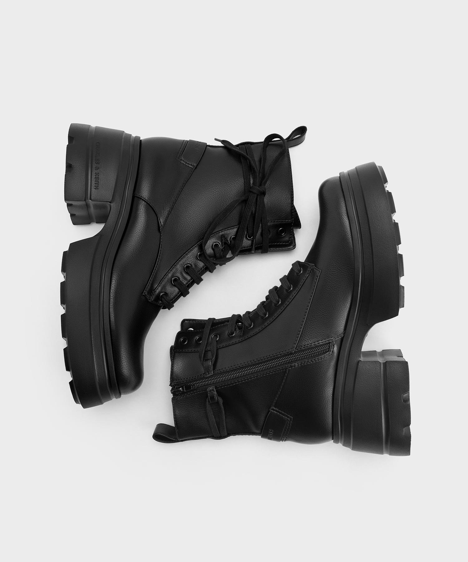 CHARLES & KEITH｜レースアップ チャンキーアンクルブーツ | Rakuten