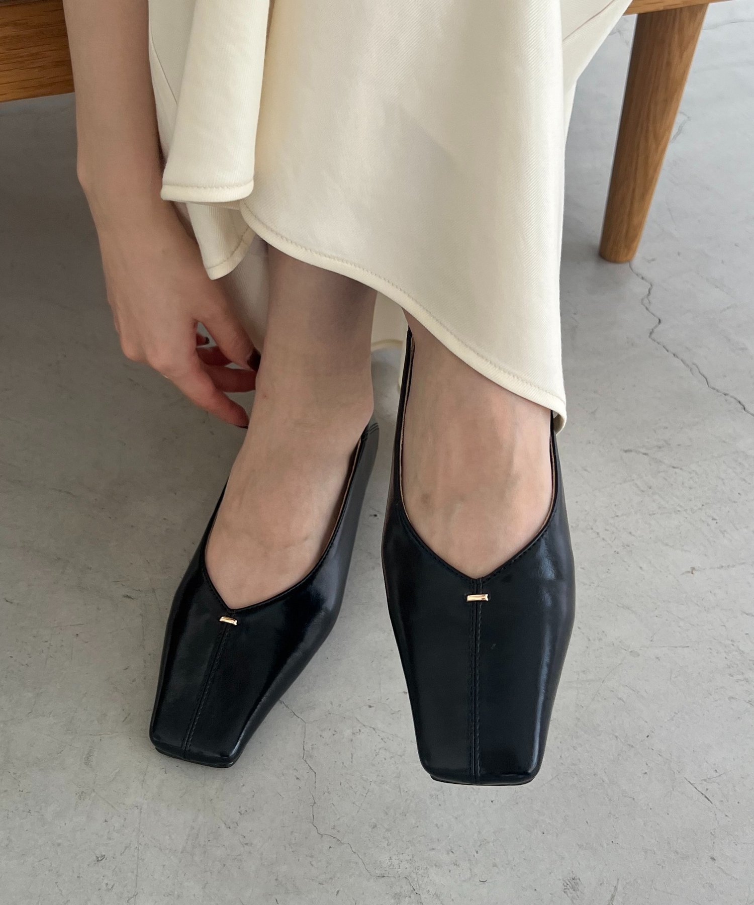 CAPRICIEUX LE'MAGE｜【大人の定番パンプス】スクエアステッチフラット