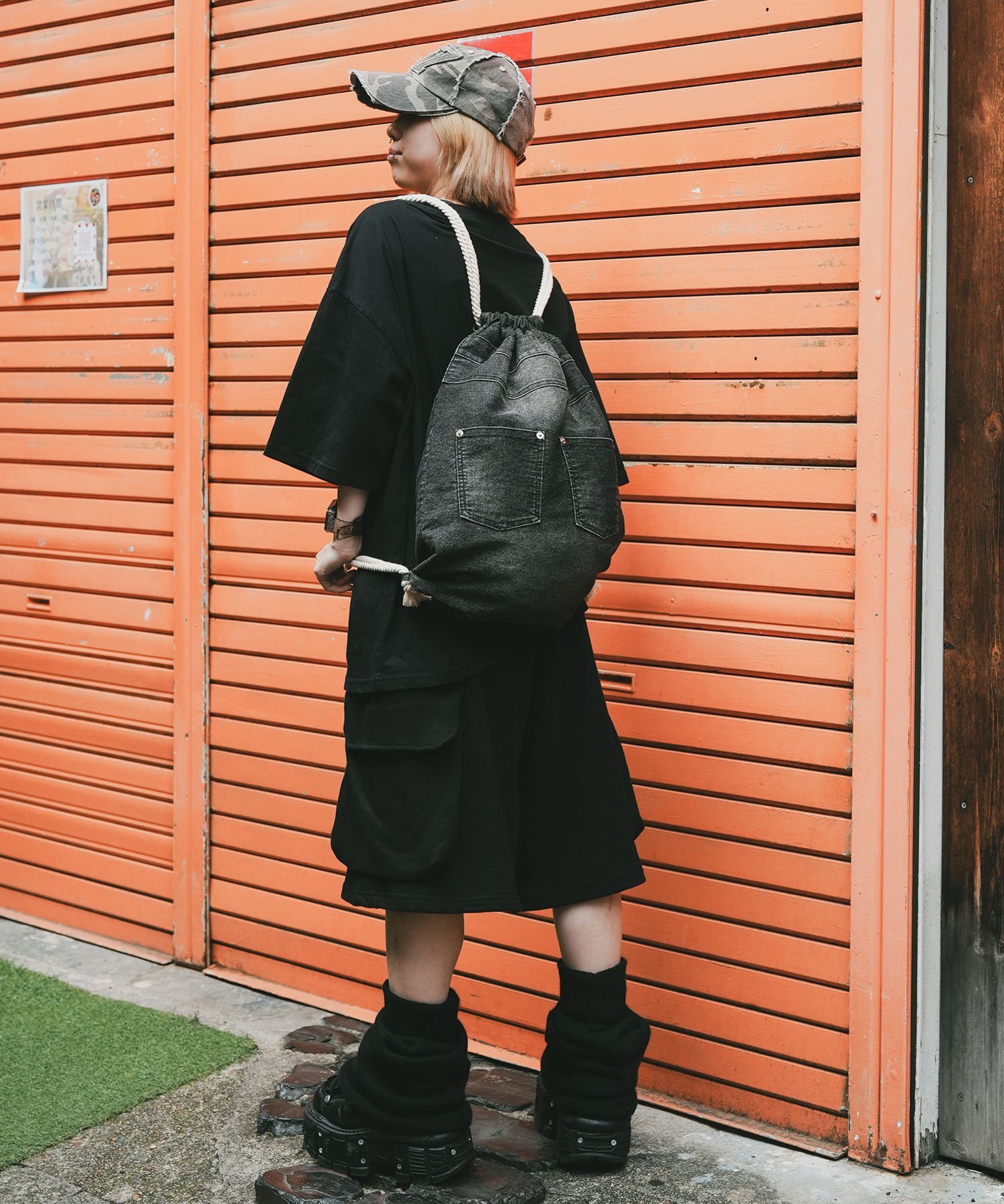 DEVICE｜DEVICE ウォッシュ デニム ナップザック ボディバッグ メンズ