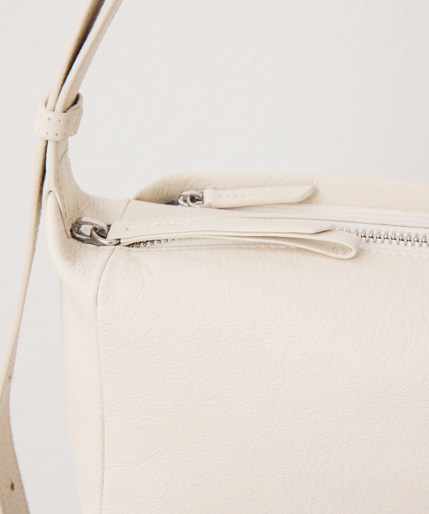 ear PAPILLONNER｜《本革/ミニマムサイズ/軽量》ボックスショルダー