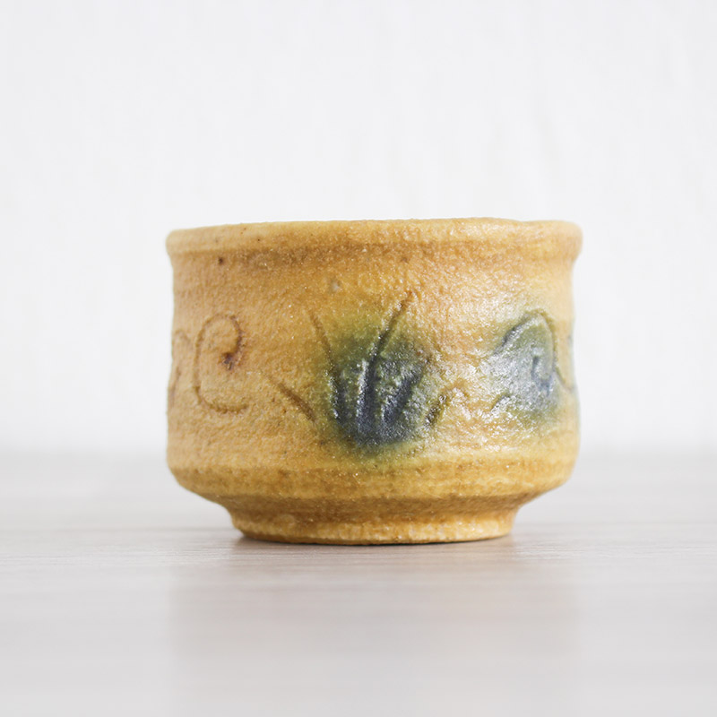 楽天市場】【アウトレット】作家物 手づくり陶器 黄瀬戸織部 ぐい呑み
