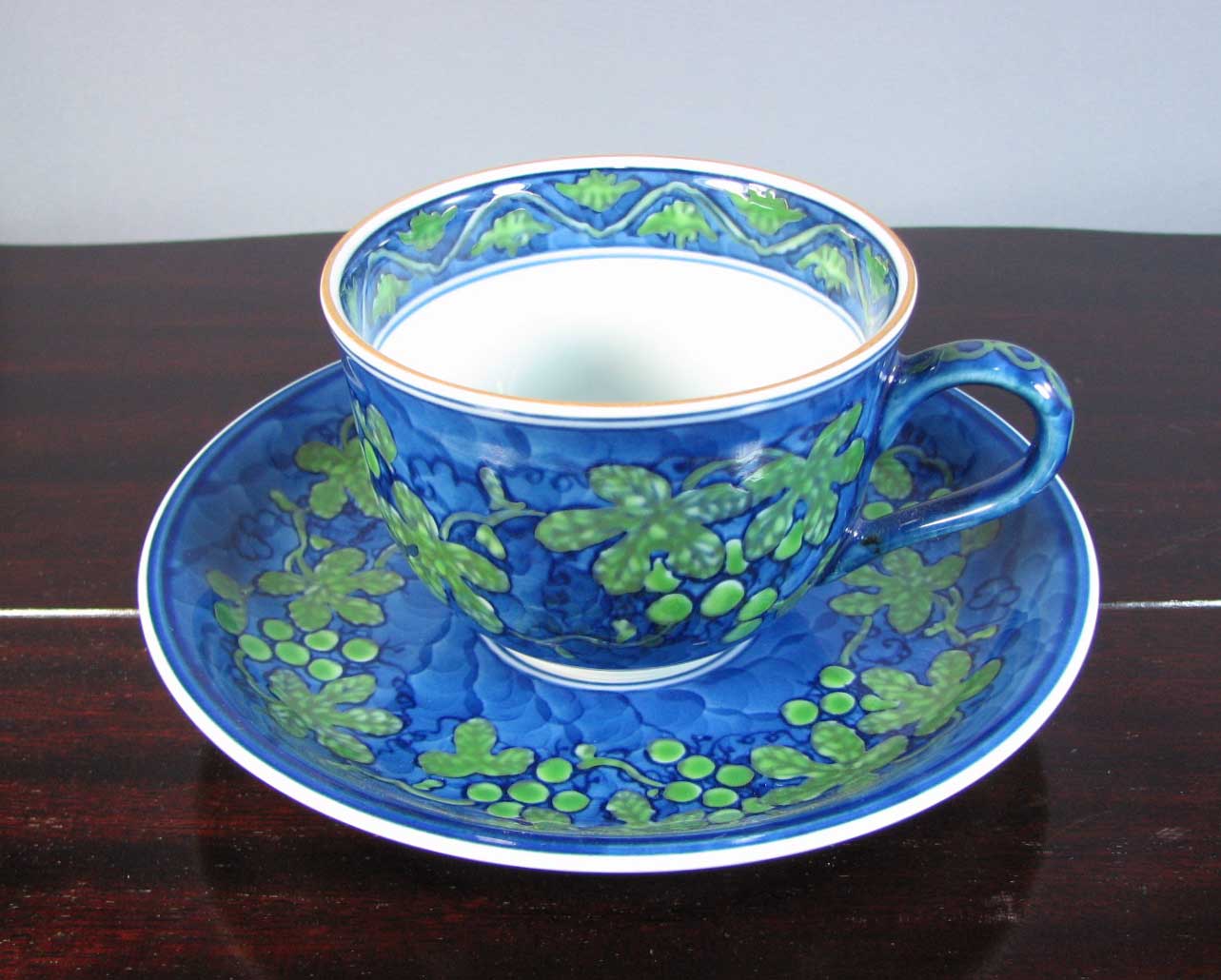 楽天市場】【有田焼】【源右衛門窯】 緑彩葡萄絵 碗皿 【コーヒー