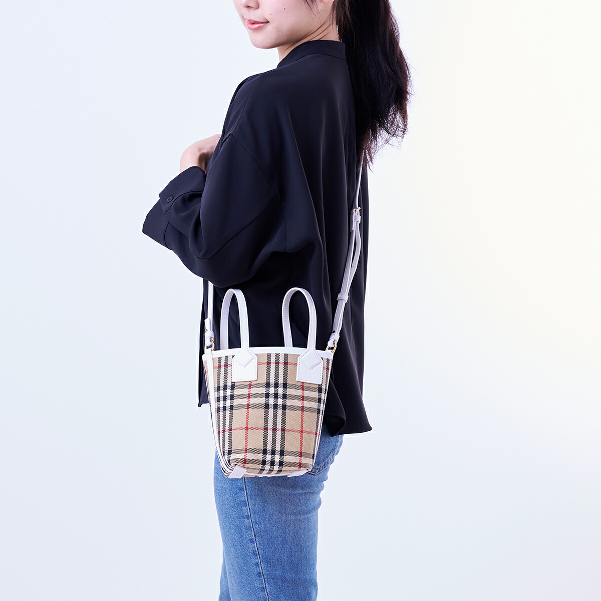 楽天市場】BURBERRY バーバリー バッグ ハンドバッグ 8072348