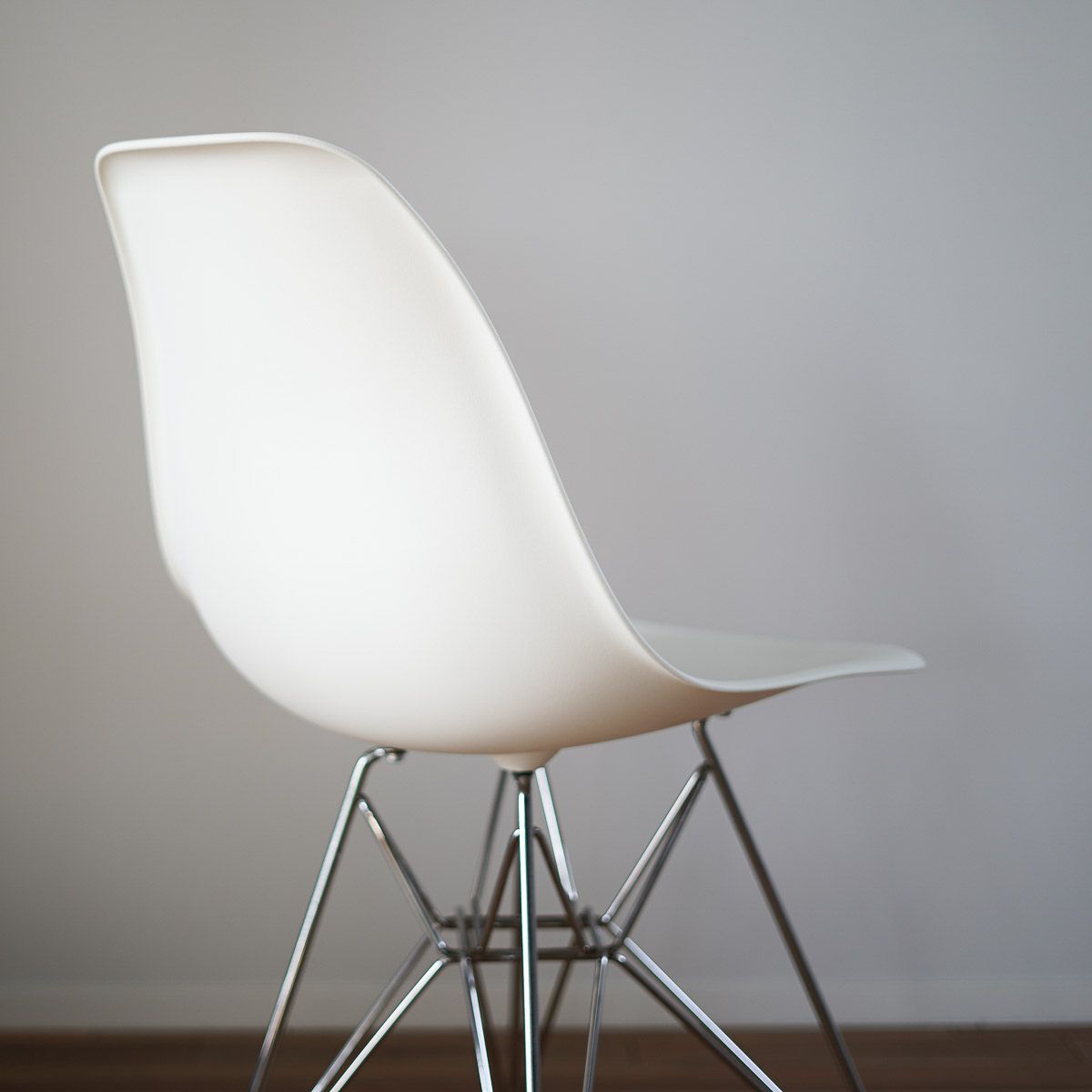 楽天市場】【ハーマンミラー正規品／5年保証／イームズチェア／本物