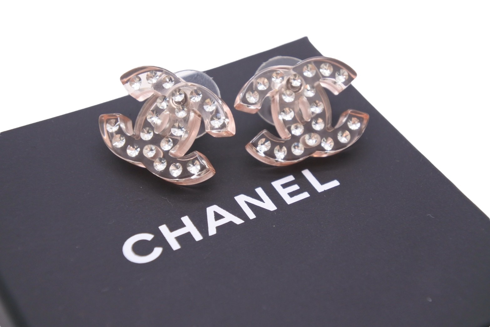 D*k様 CHANEL ピンククリア ロゴ型ピアス 片耳 D*k様 CHANEL ピンク