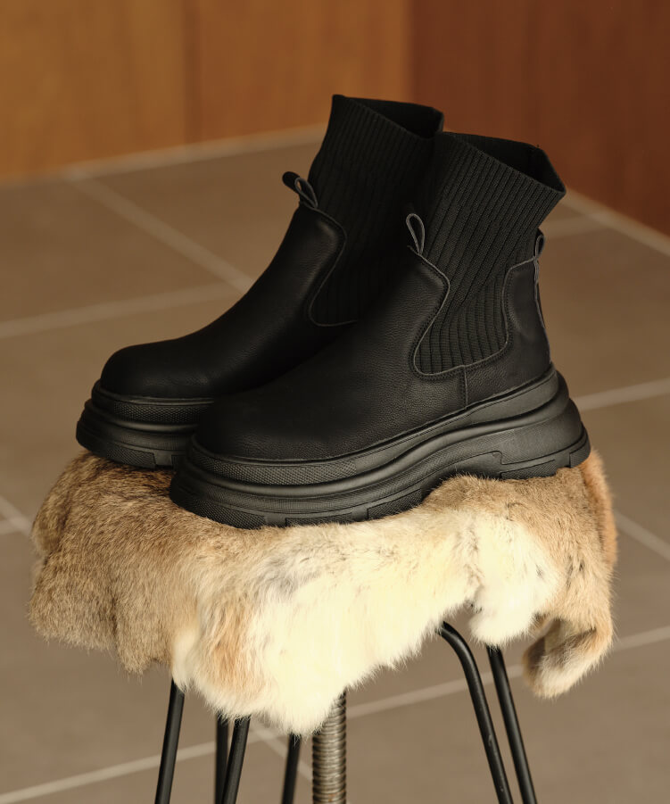 すうさん】YELLO 厚底ニットブーツ YELLO / SOY DOUBLE SNEAKER SHORT