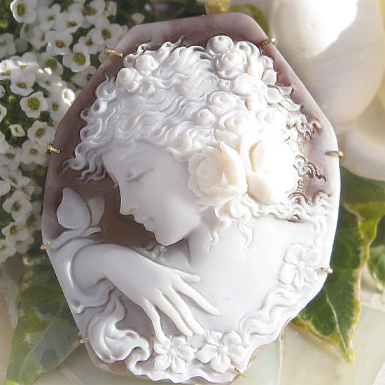 シェルカメオ 愛と美の女神アフロディーテ k18 ブローチ ペンダント
