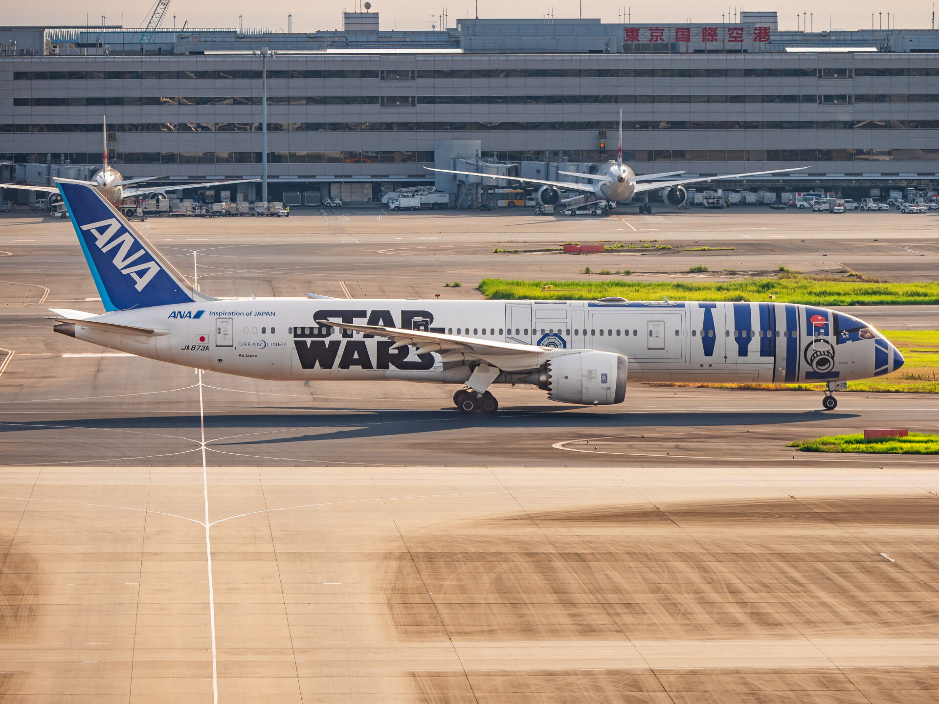 悲報】ANAのSTAR WARS特別塗装機が通常塗装へ戻されることに