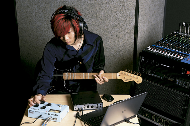 ロジャー・メイヤーRM58 LIMITERを、PENGUIN RESEARCHの神田ジョン（g