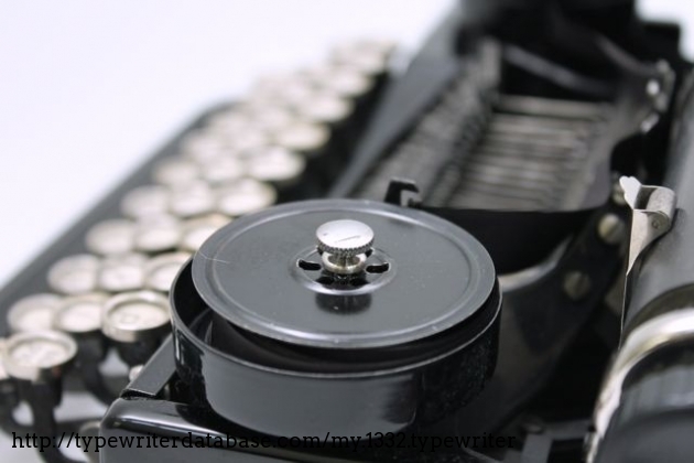 1921 Underwood Portable 3 Bank on the Typewriter Database