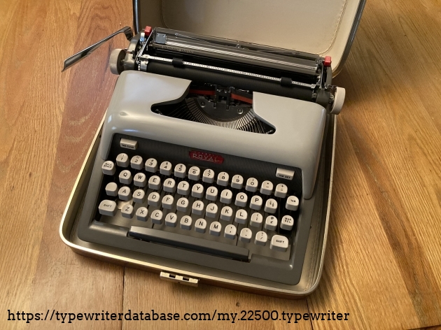 1958 Royal Futura 800 on the Typewriter Database