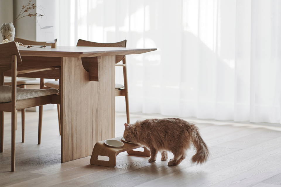 KARIMOKU CAT TABLE
