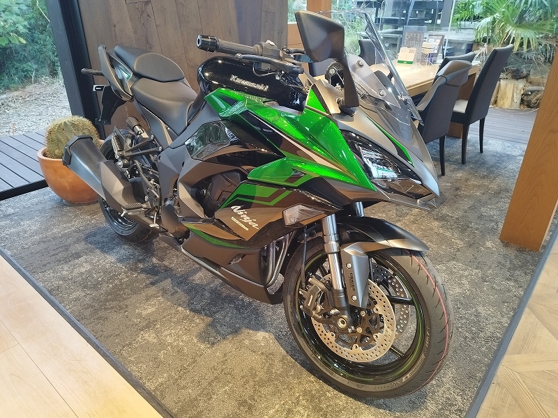 2024年モデル NINJA 1000SX エメラルドブレイズドグリーン [最新情報