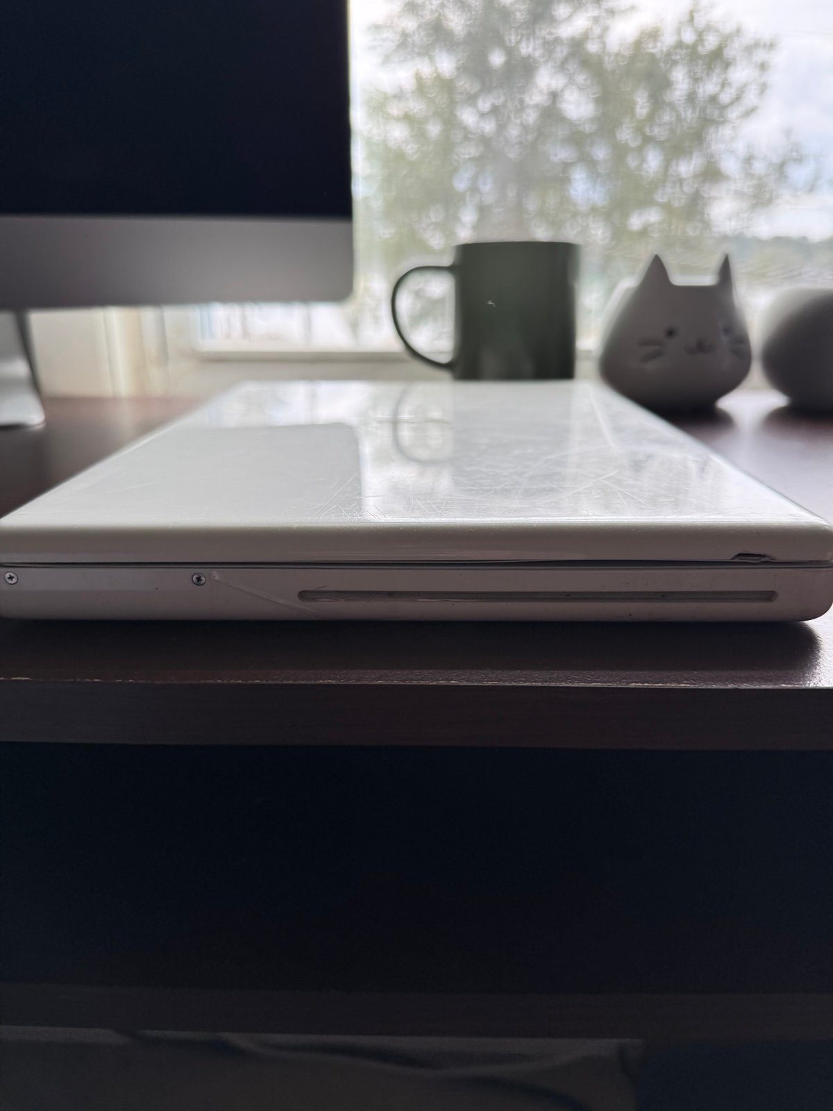 Apple MacBook A1181 (2006) – Vintage White | Mercari