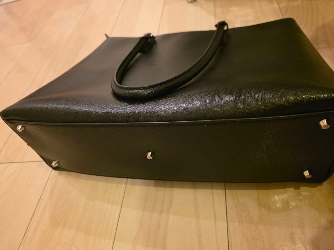 AUCENTIC Italian Saffiano Leather Tote