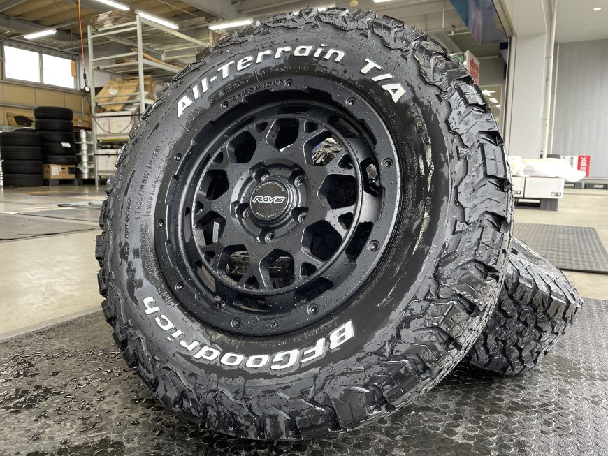 デリカD5をご来店即日カスタム！RAYS デイトナ M9 ＆ BFグッドリッチ