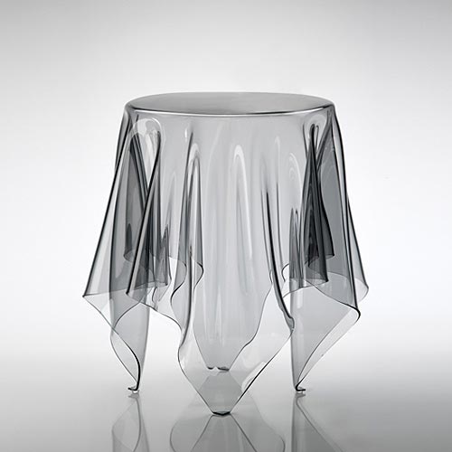 テーブルクロスだけでできたサイドテーブル essey illusion - zakka