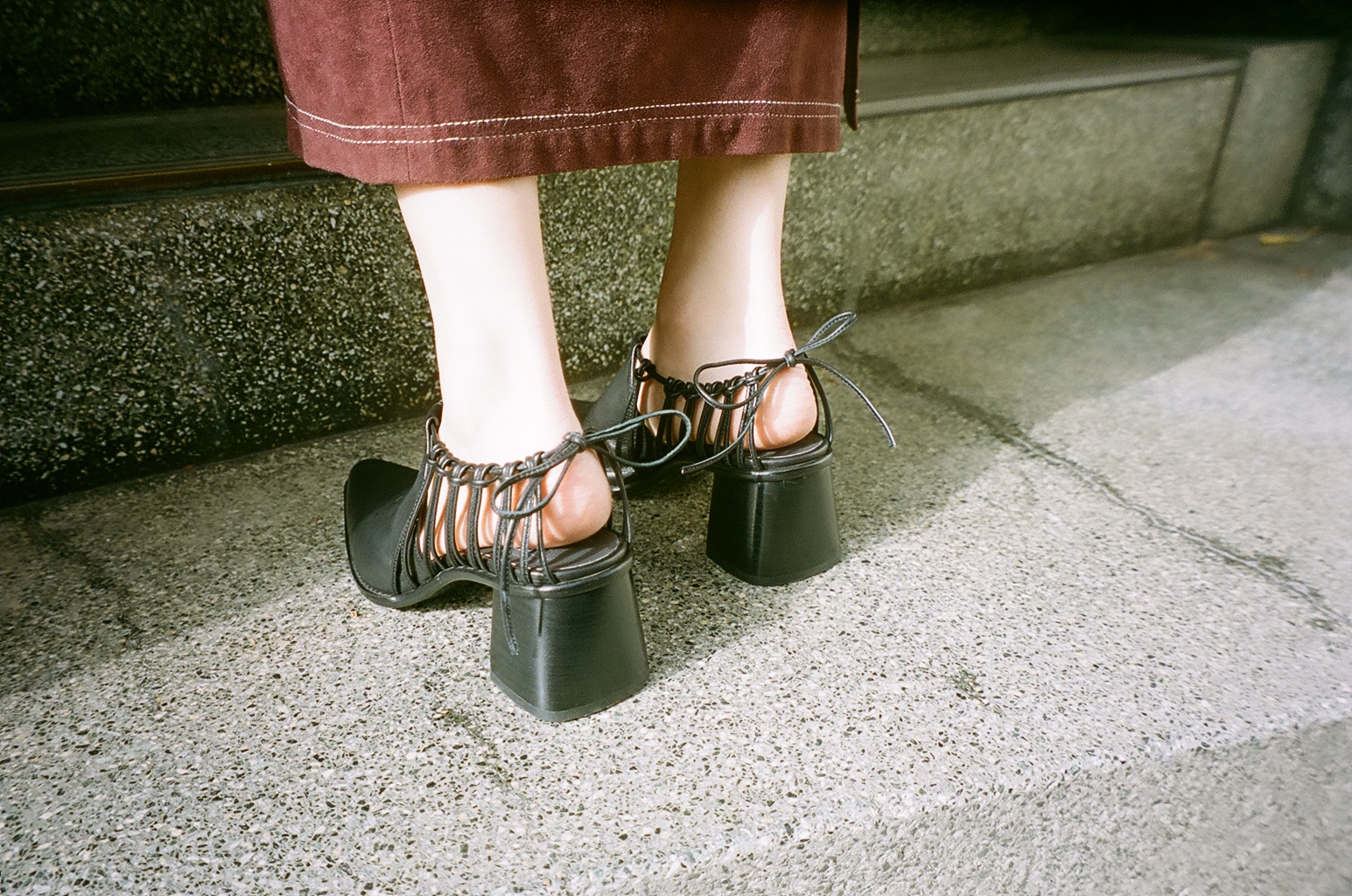 Klara/Black｜UNTISHOLD | アンチショルドの公式オンラインストア