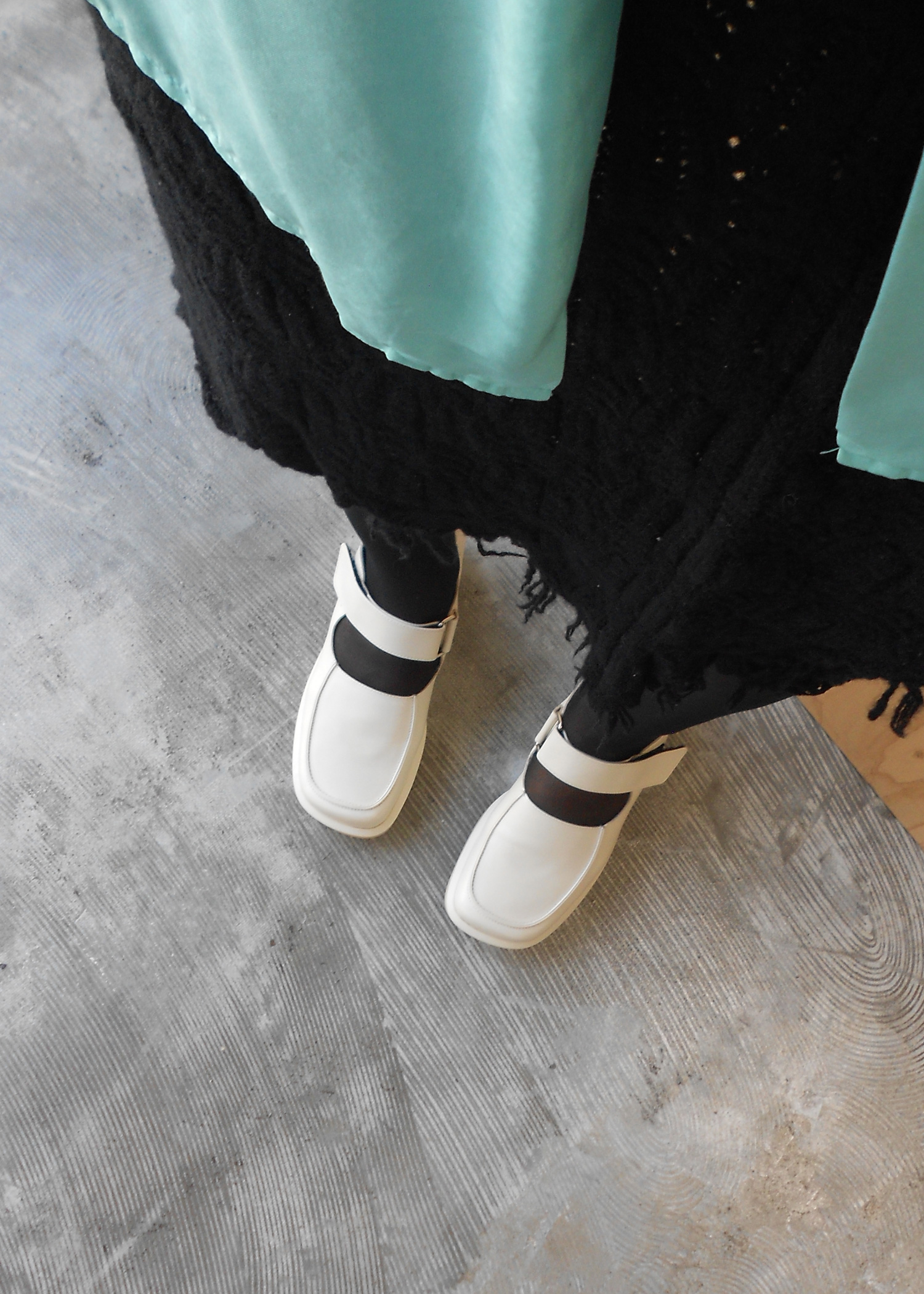 Liza/Black｜UNTISHOLD | アンチショルドの公式オンラインストア