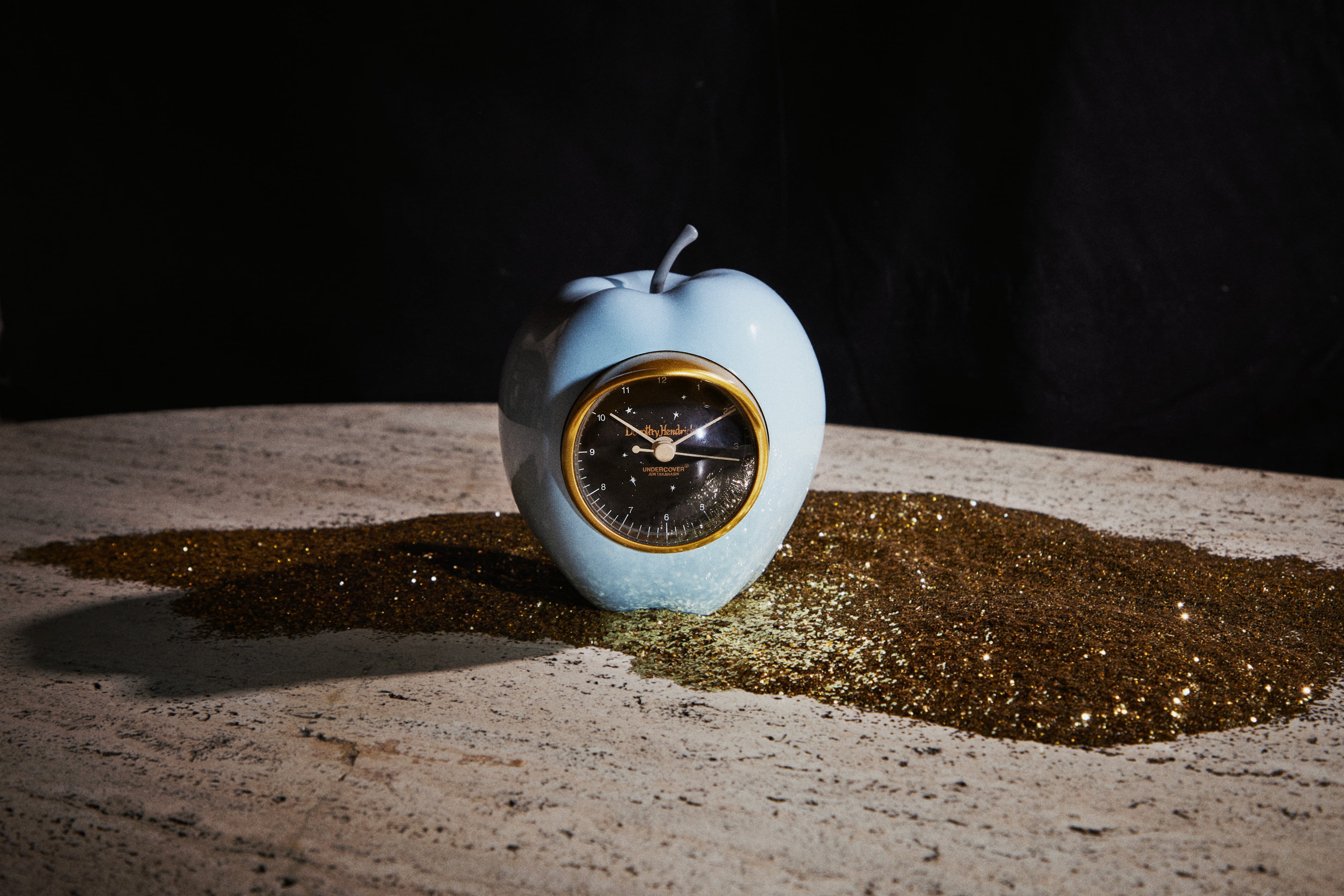 Dorothy Hendricks × UNDERCOVER｜UNDERCOVER OFFICIAL ONLINE STORE