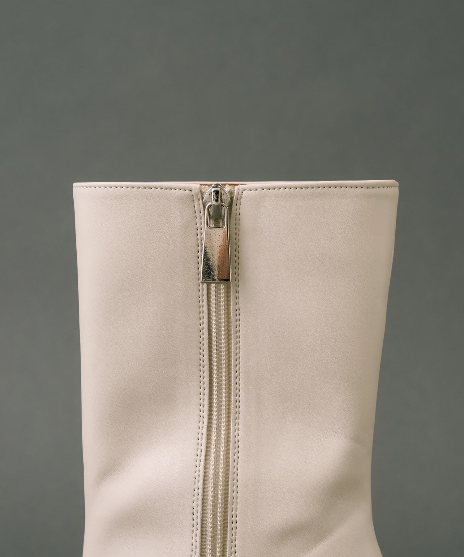 Cone Heel Round Boots(1 IVORY): : ウィメンズ｜UNITED TOKYO ONLINE