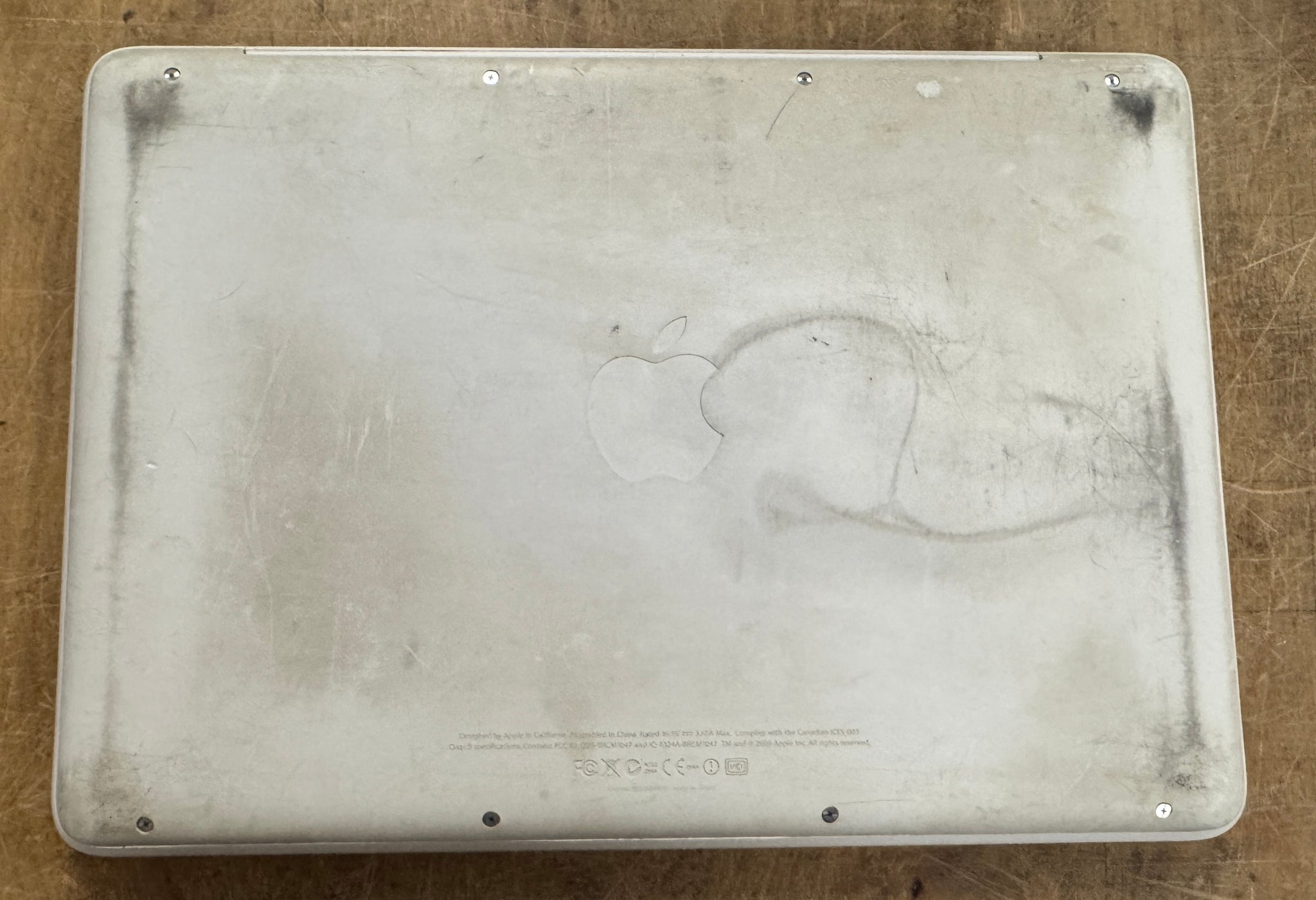 Apple MacBook 13-inch Late 2009 2.26GHz Intel Core 2 Duo (MC207LL