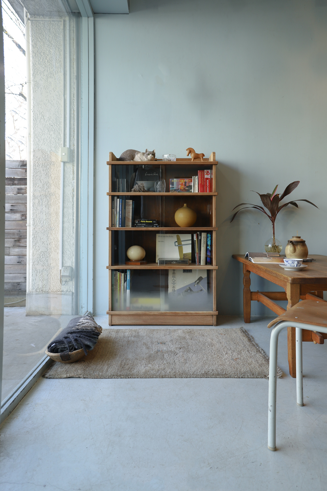 ジャパンヴィンテージ 本棚 ガラスキャビネット 食器棚 レトロモダン