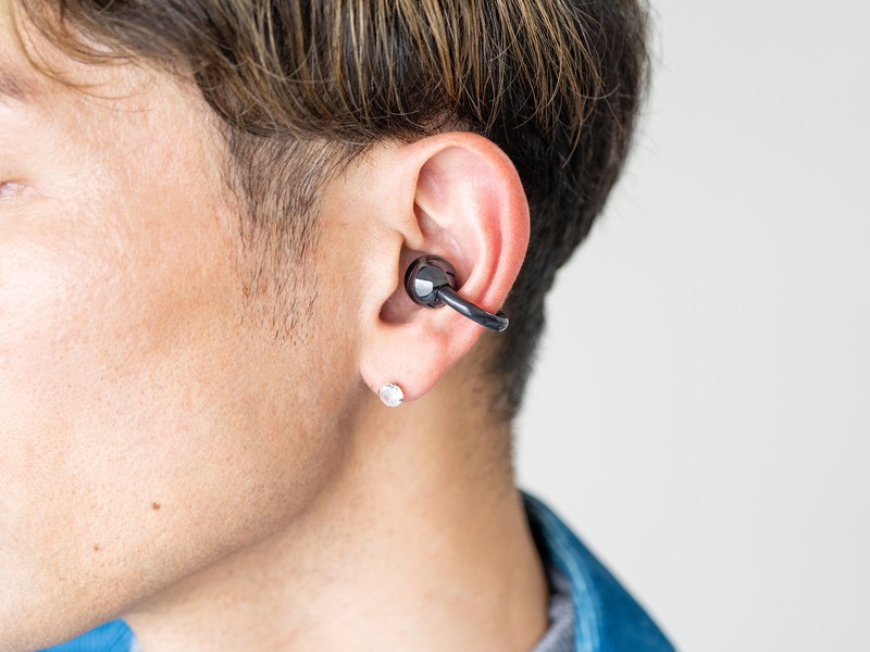 アクセ感覚のイヤーカフ型イヤホン「HUAWEI FreeClip」を実機レビュー