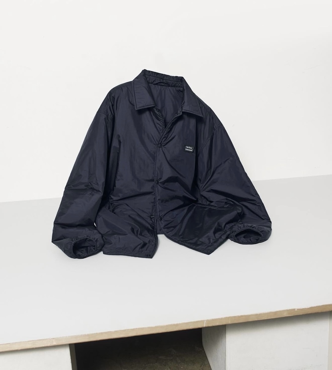 ENNOY『PADDED NYLON COACH JACKET』が国内11月16日より抽選発売 | UP