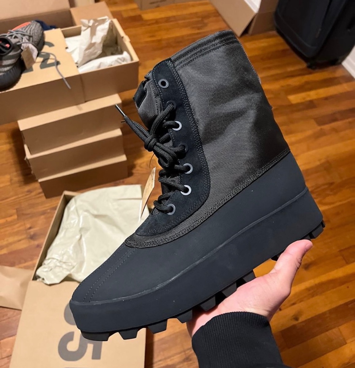 adidas Yeezy 950 “Pirate Black”が8月に発売予定 ［IG8188］ | UP TO DATE