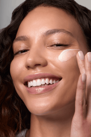 Azelaic & Kojic Advanced Clarifying Serum – ALLIES [North America]