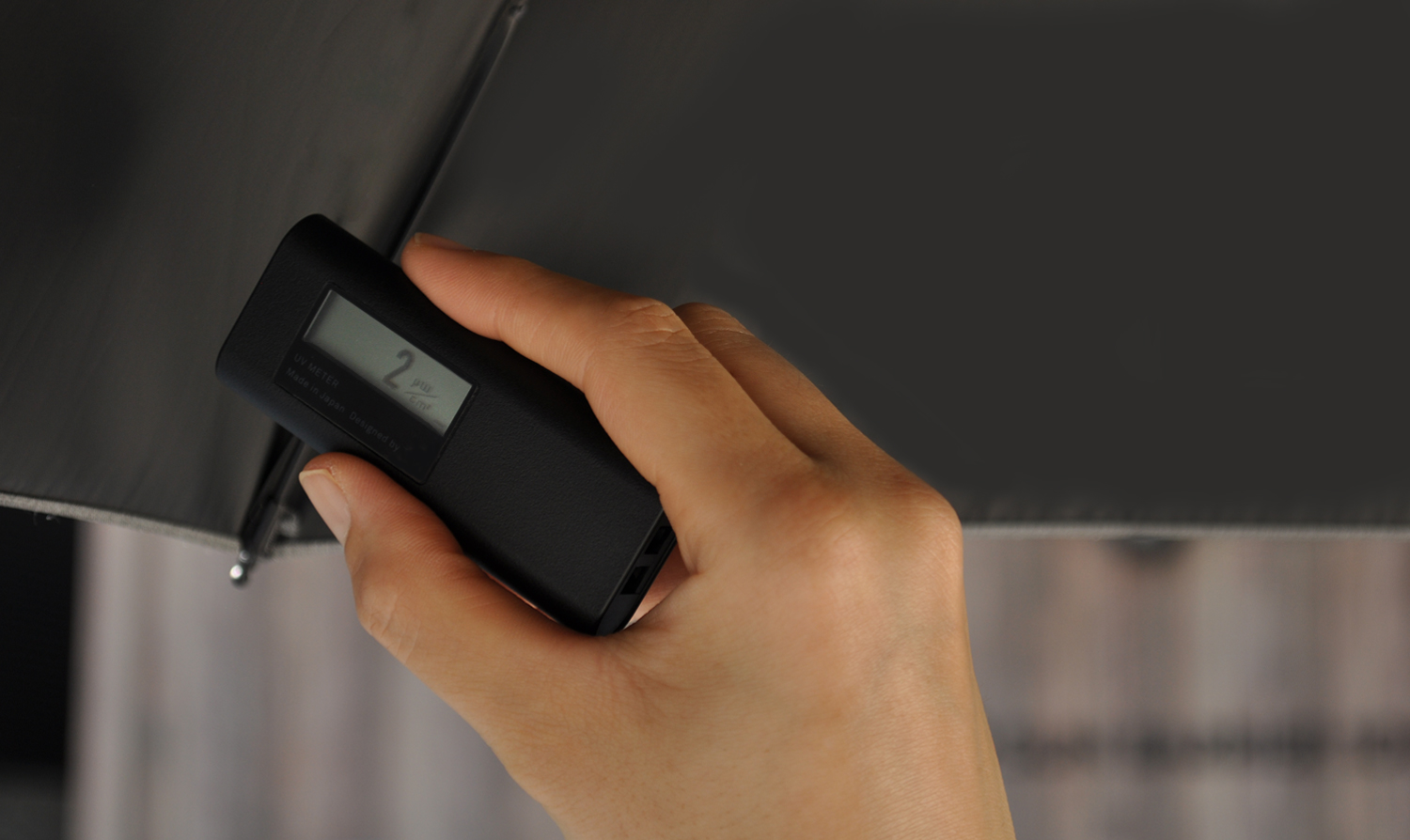 UVメーター｜サンバリア100 | 完全遮光日傘｜サンバリア100