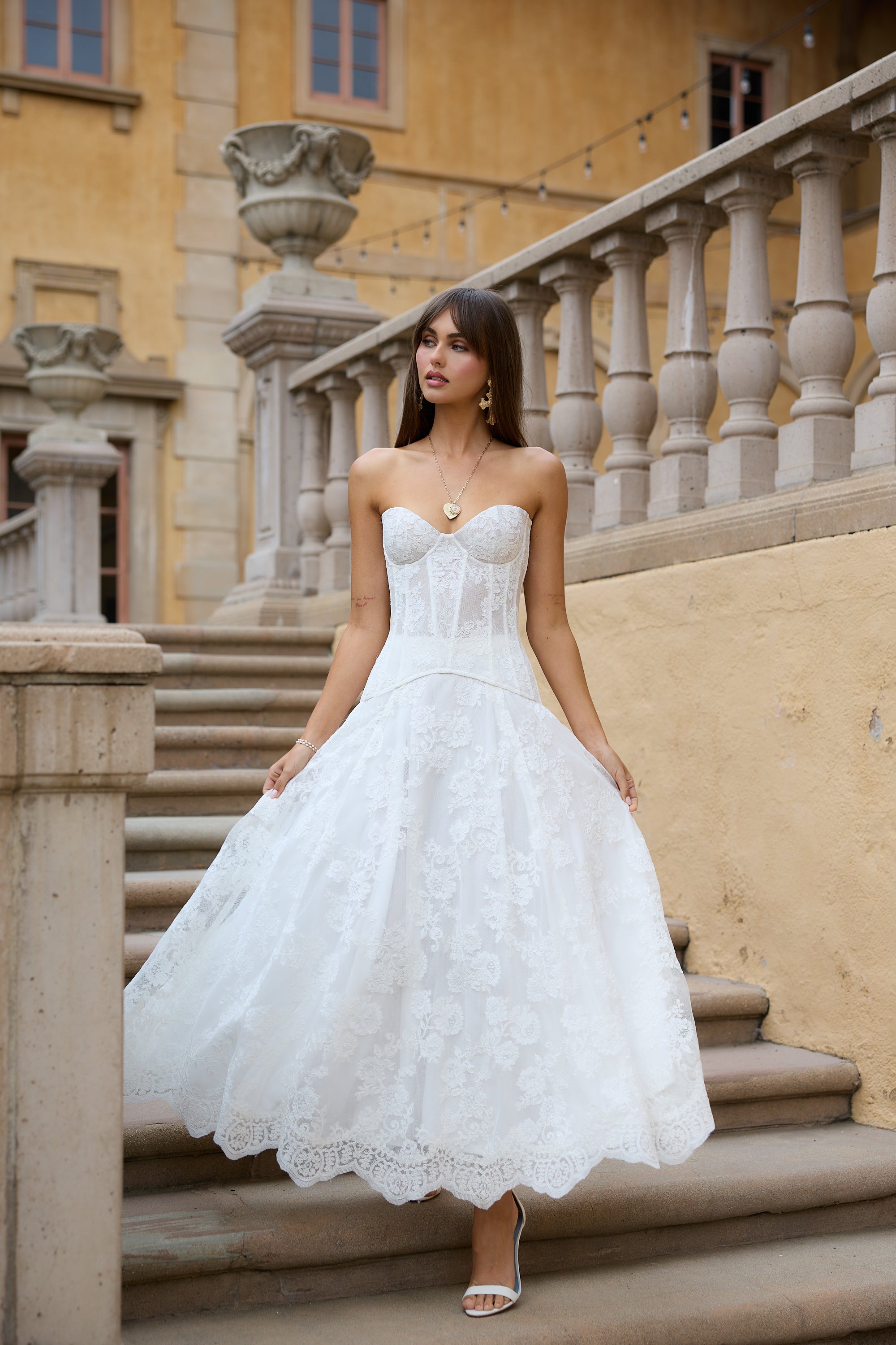 The Carolena Set in White Chantilly Lace – V. Chapman