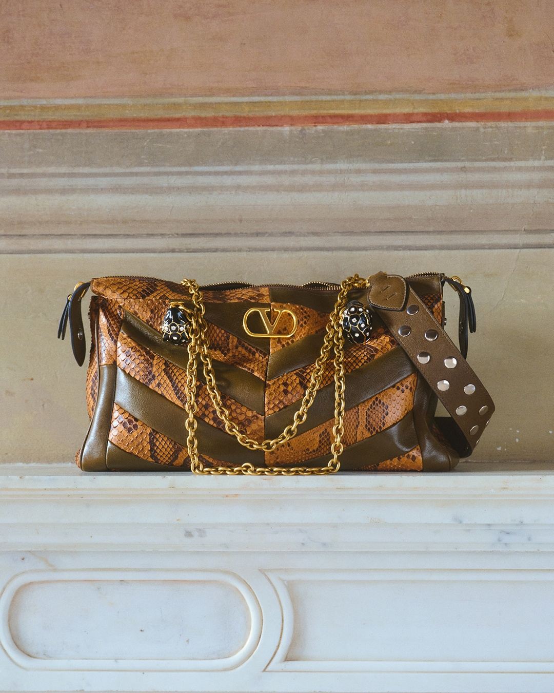 公式】ヴァレンティノ ガラヴァーニ ウィメンズショルダーバッグ