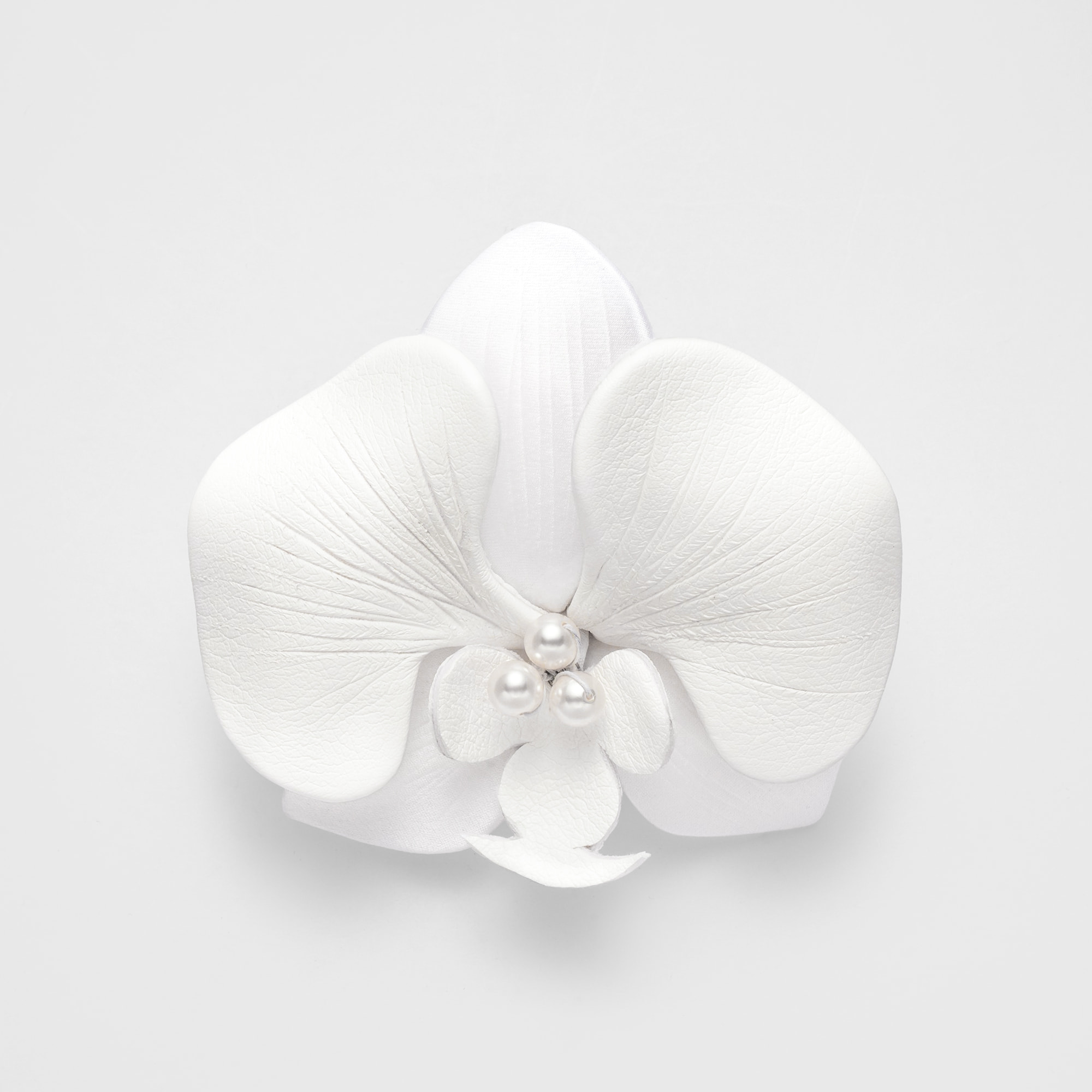 VBUS4004__W2 カメリア コサージュ｜コサージュ｜ヴァンドーム