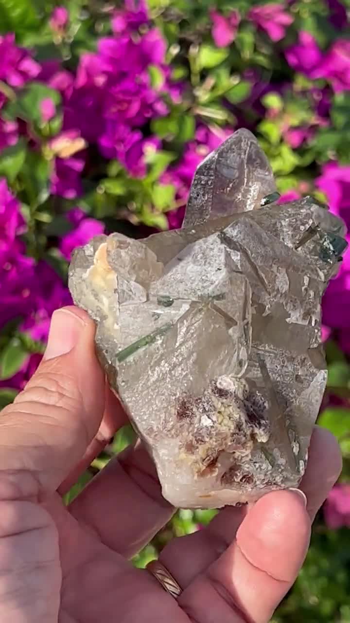 トルマリングリーン オン クォーツ - Etsy 日本