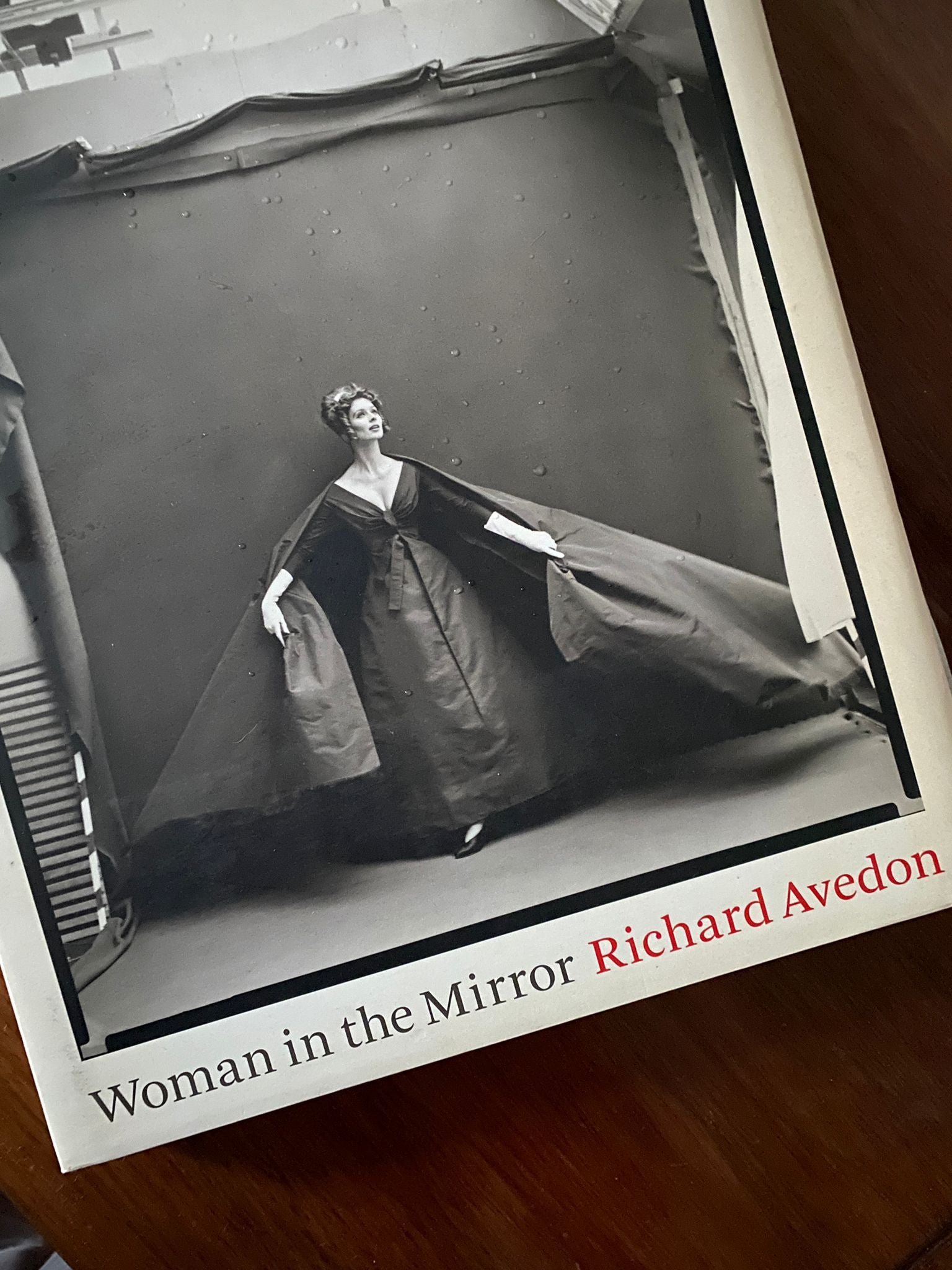 Woman in the Mirror by Richard Avedon – vintagesister.co.uk