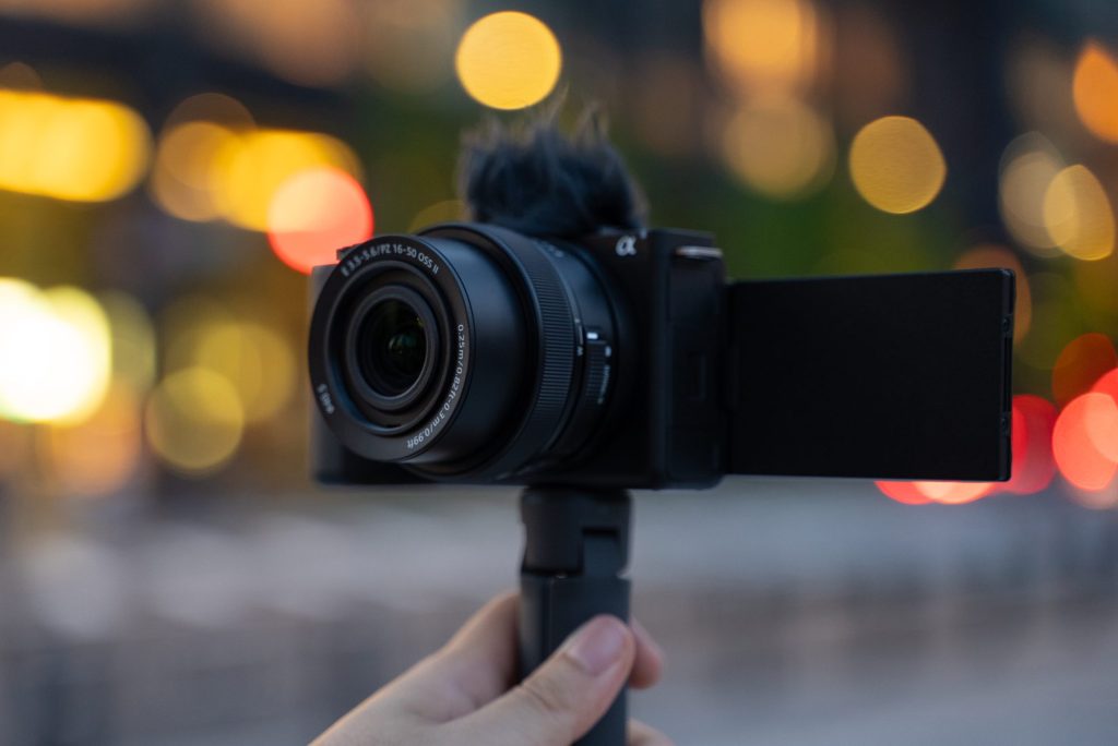 VLOGCAM「ZV-E10Ⅱ」のパワーズームレンズキットだけでシネマティック