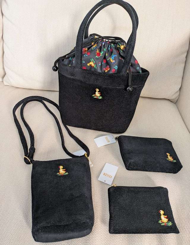 ハイジ ノートパソコンケース HE-221421(ブラック): FEILER