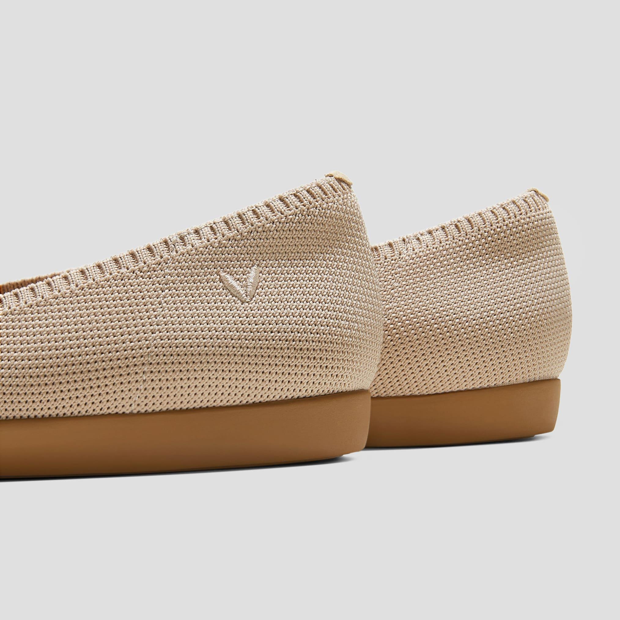 Aria Walker 超撥水] ポインテッドトゥ 超軽量 厚底 フラットシューズ