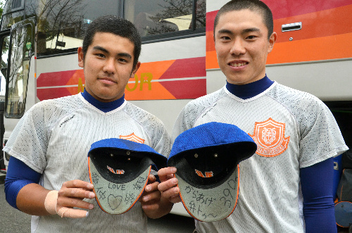 朝日新聞デジタル：高校野球「感謝や格言、帽子の裏に 選抜出場の盛岡