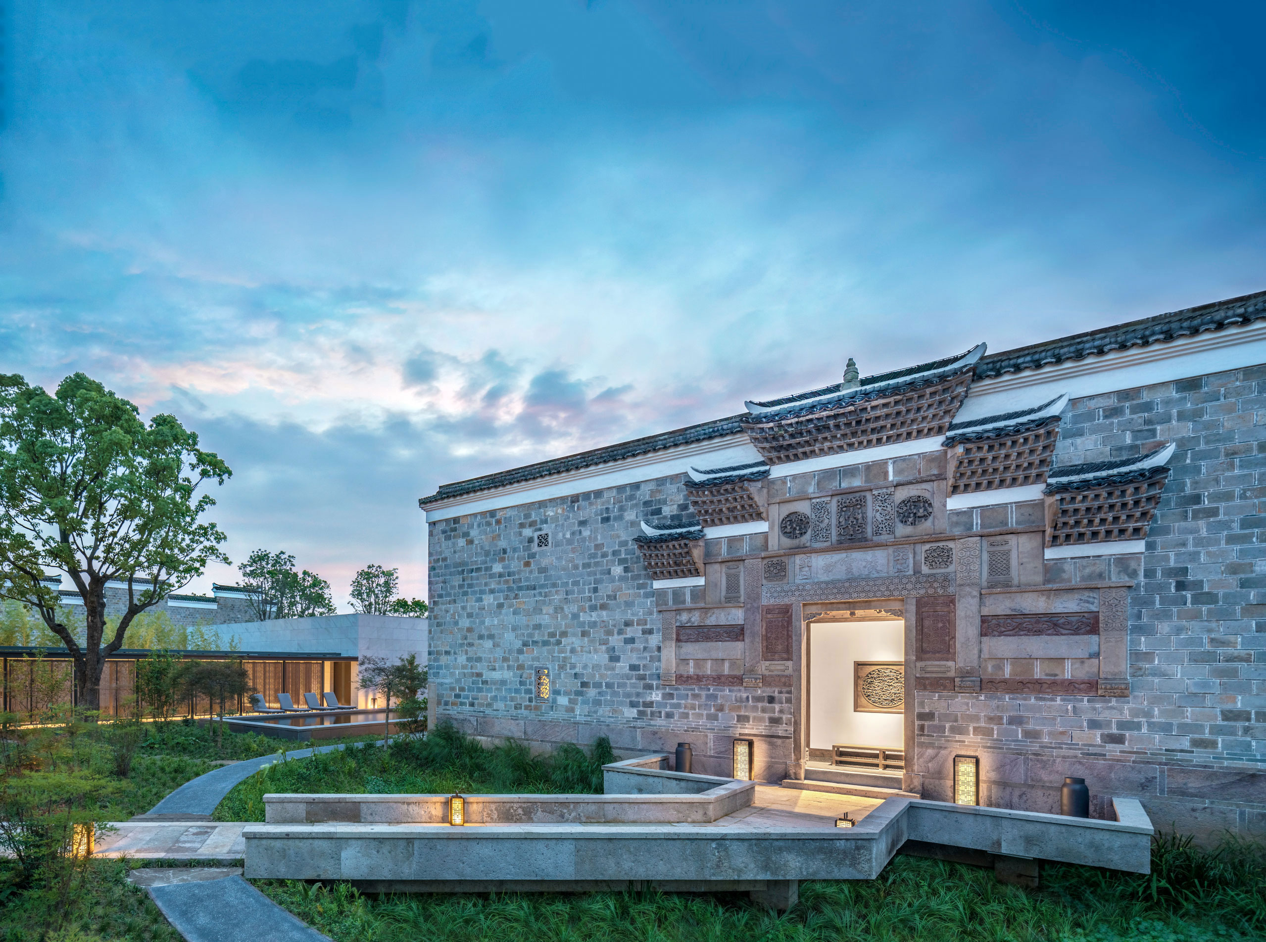 VOLA COLLABORATES - Kerry Hill | VOLA